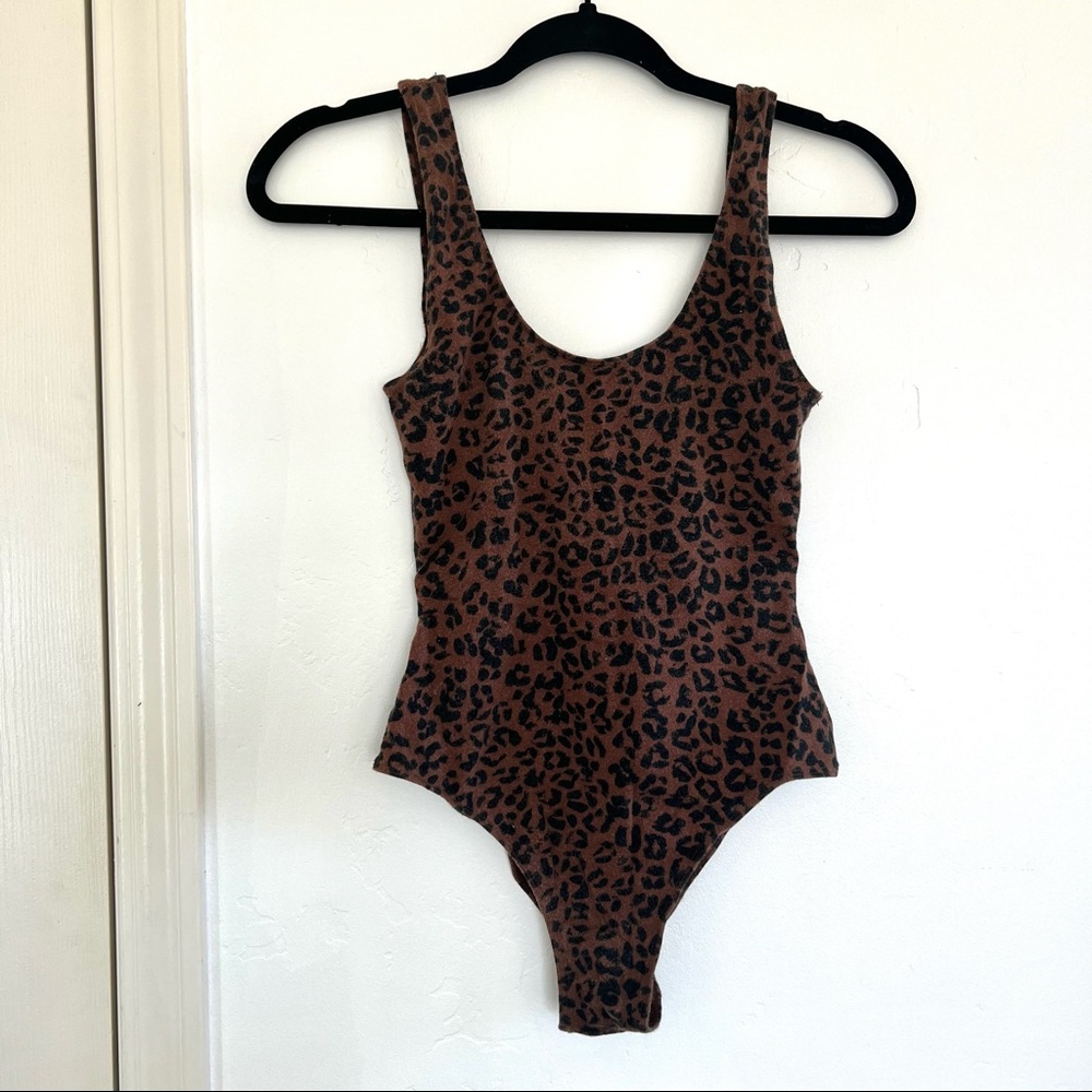 ✨LA Hearts Leopard Print Bodysuit✨